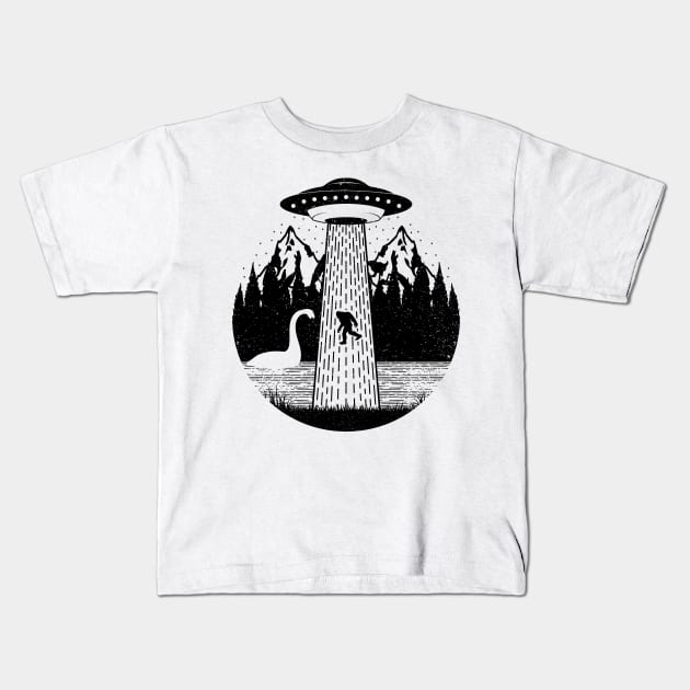 Bigfoot Ufo Abduction Kids T-Shirt by Tesszero